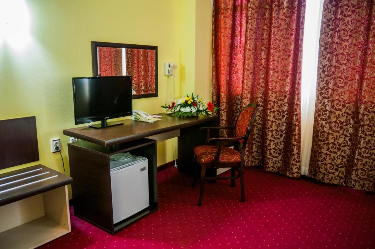 Отель Hotel Kabile Ямбол-16
