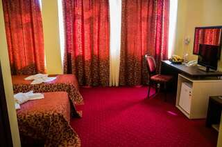 Отель Hotel Kabile Ямбол Двухместный номер с 2 отдельными кроватями-1